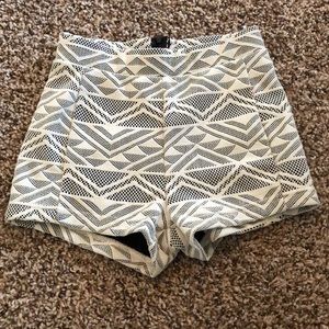Geometric print hot pants